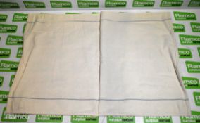 8x boxes of Whitaker oven cloths - 550 x 760mm - 200 pieces per box