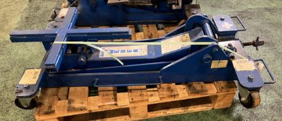 1000kg floor type transmission jack - L 1170 x W 550 x 420mm