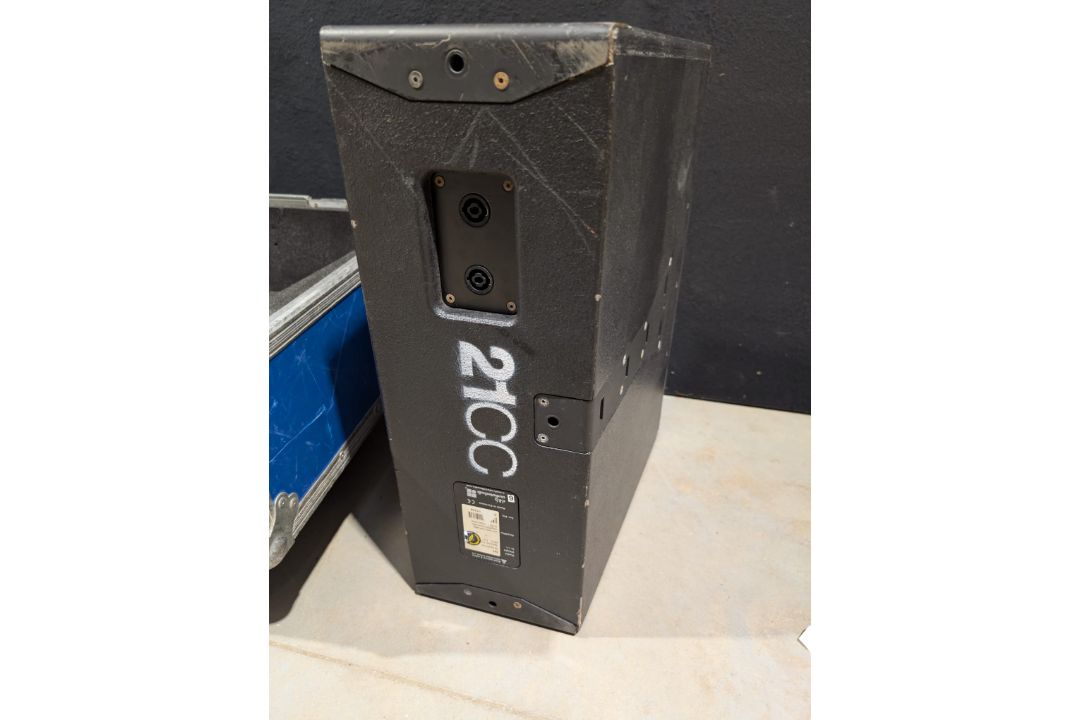 Set of 2x D&B Q1 including flightcase. Spares & repairs. - Image 3 of 5