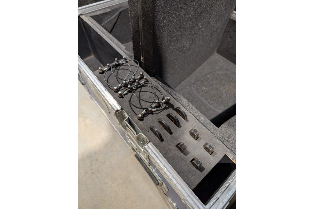 Set of 2x D&B Q1 including flightcase. Spares & repairs. - Image 4 of 5