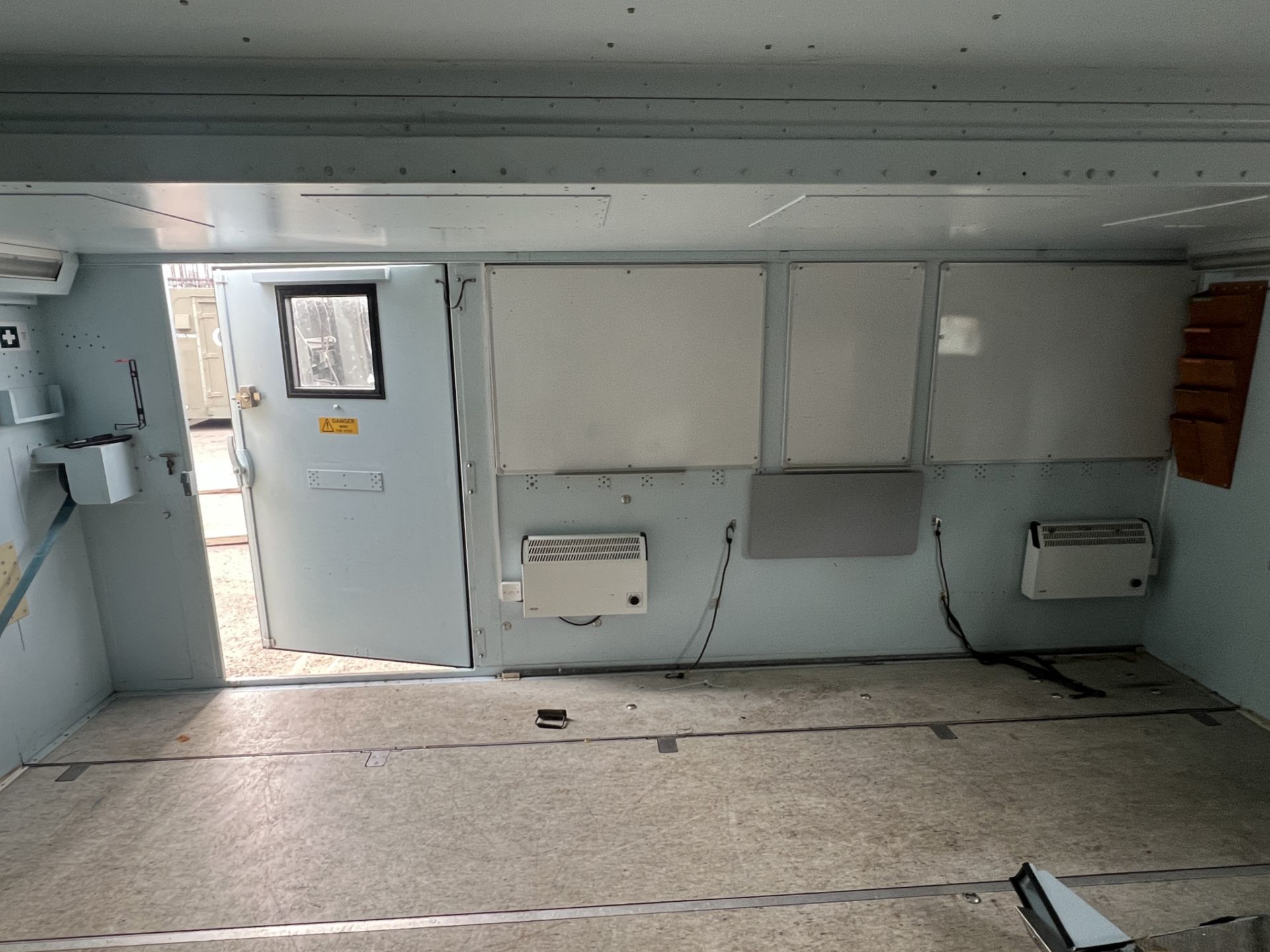 Giat Industries 20ft mobile accommodation unit - full details in the description - Image 13 of 23