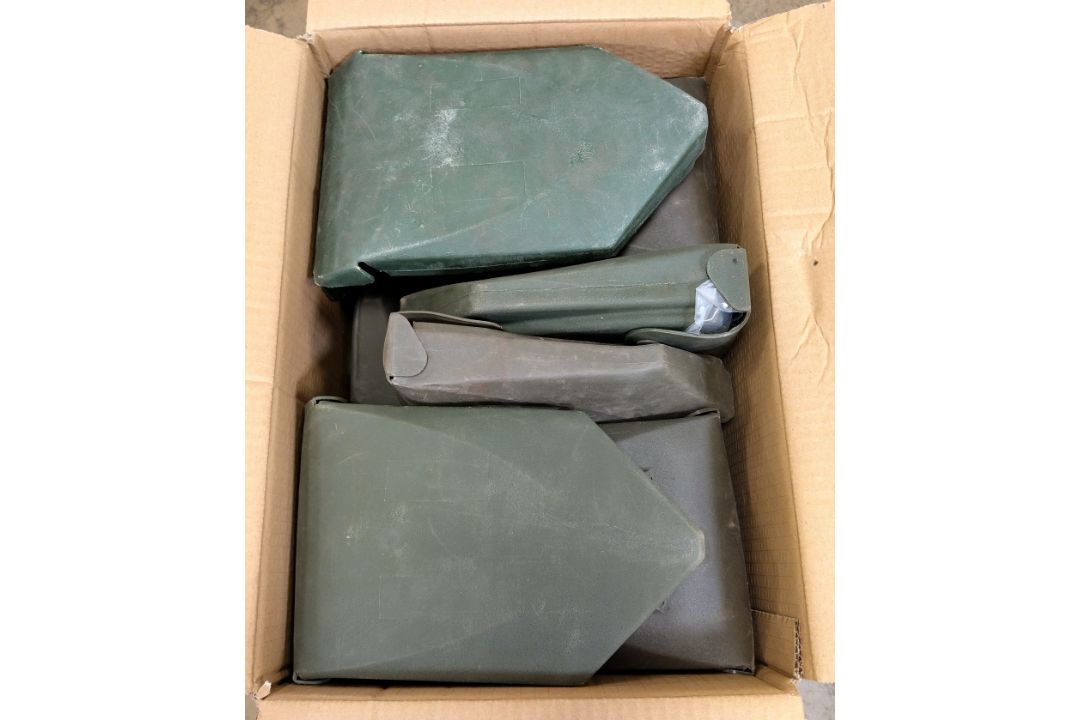 18x British Forces collapsible shovels - Image 1 of 6