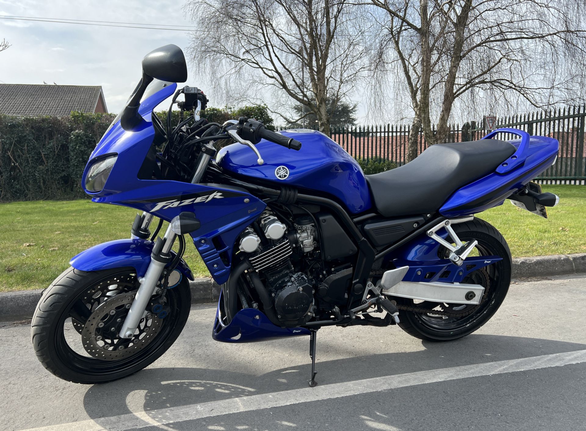 2003 Yamaha FZS 600 Fazer motorbike - 14761 Miles - 6 Speed Manual - 599cc - Petrol