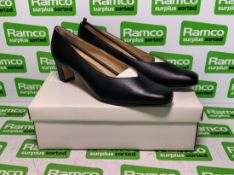 Womans service court shoes - Size 7.5 - Black
