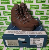 Magnum female patrol boots - size 7M