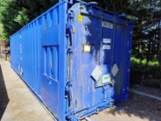 30ft storage and shipping container with rubber lined door seal and hydraulic door locks (3498/0002)