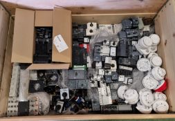 Mixed electrical components - trip switches, mixed contact breakers, electric switches