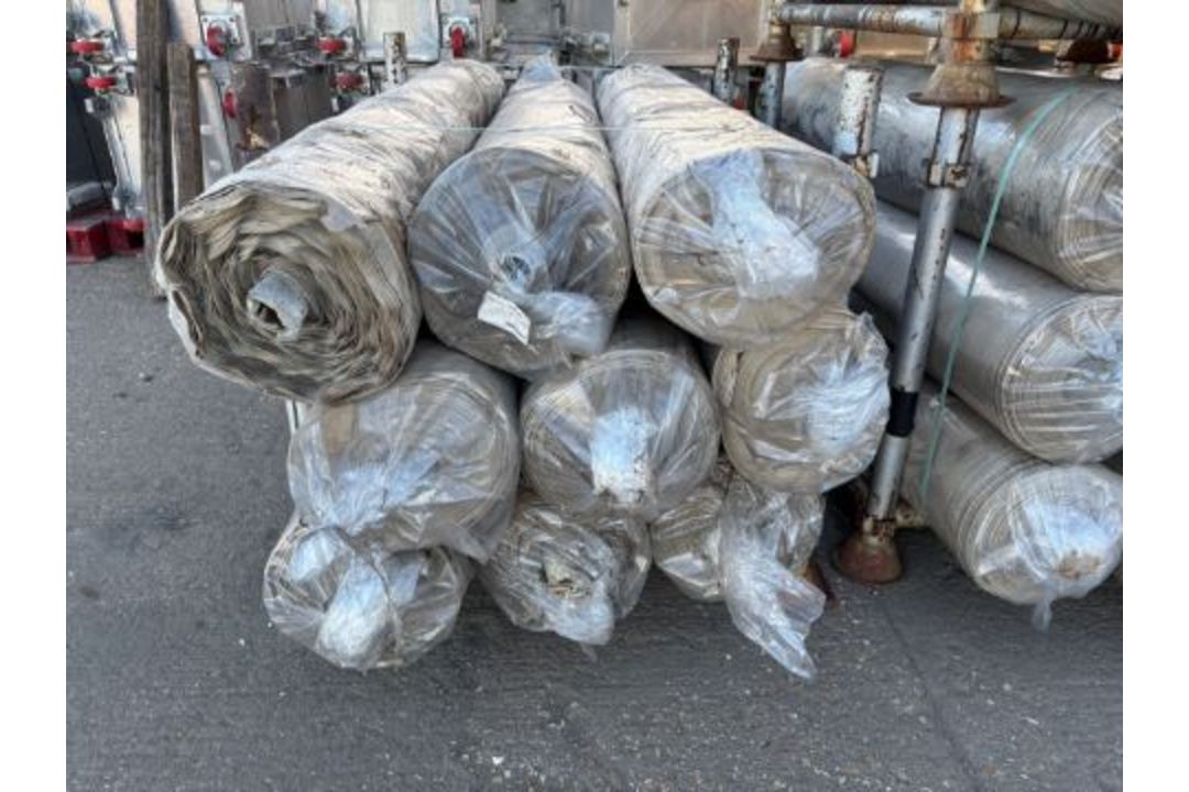 90x rolls of fibre reinforced tarpaulin - 4m wide x 50m long - Image 2 of 4