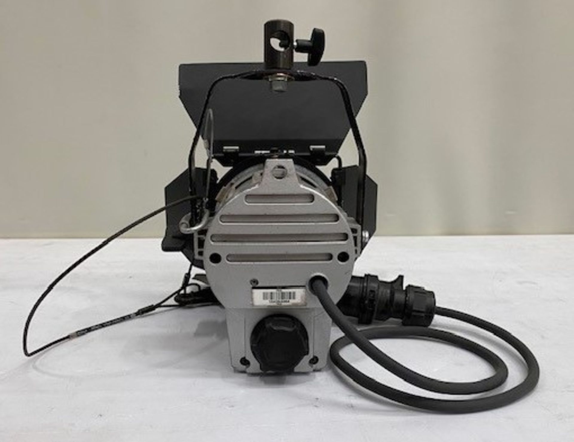 4x Arri 300 Plus Blu/Sil. Unpackaged weight 8.9kg. - Image 5 of 5