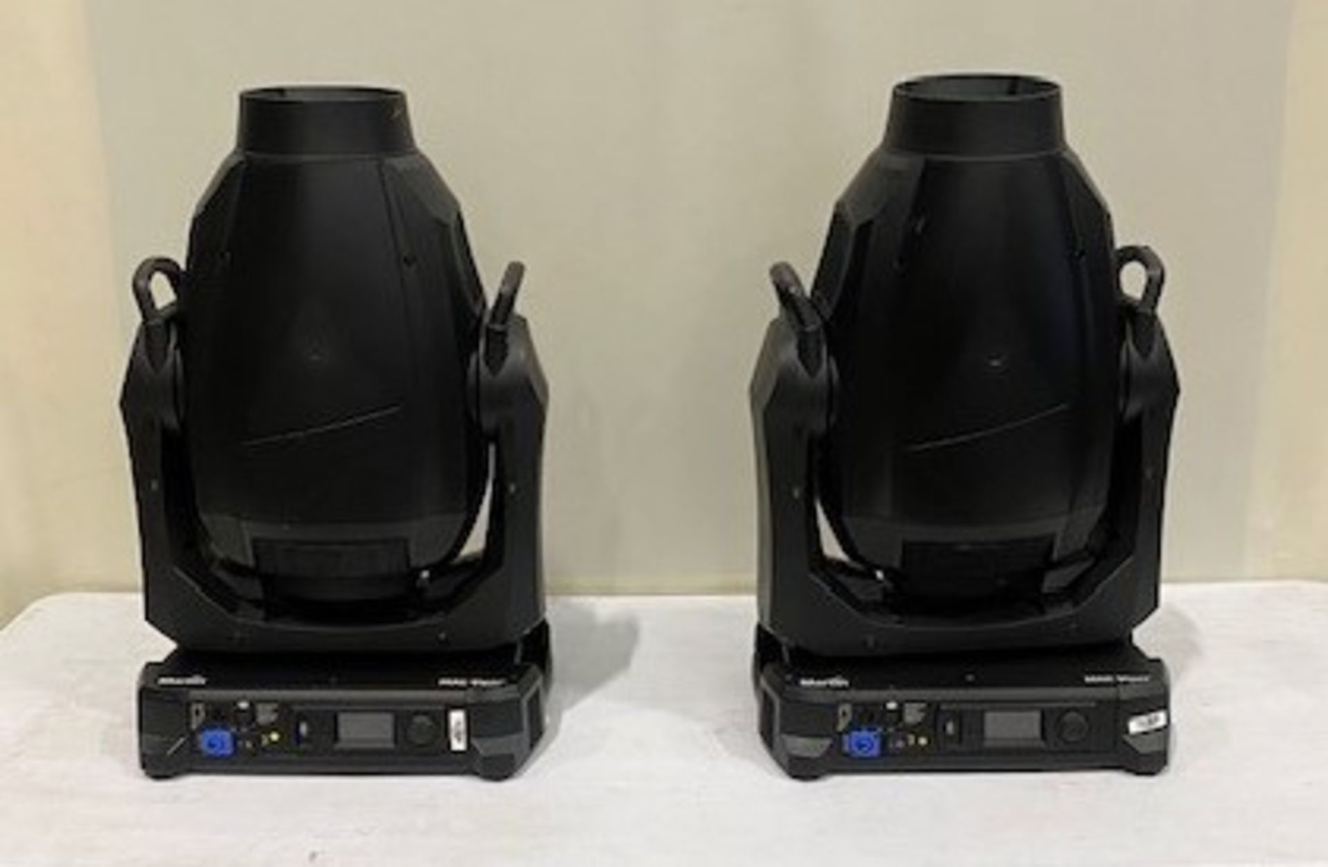 4x Martin Mac Viper Performance in 2x flight cases each at 122 x 60 x 100 cm and 150.7kg. - Image 4 of 6