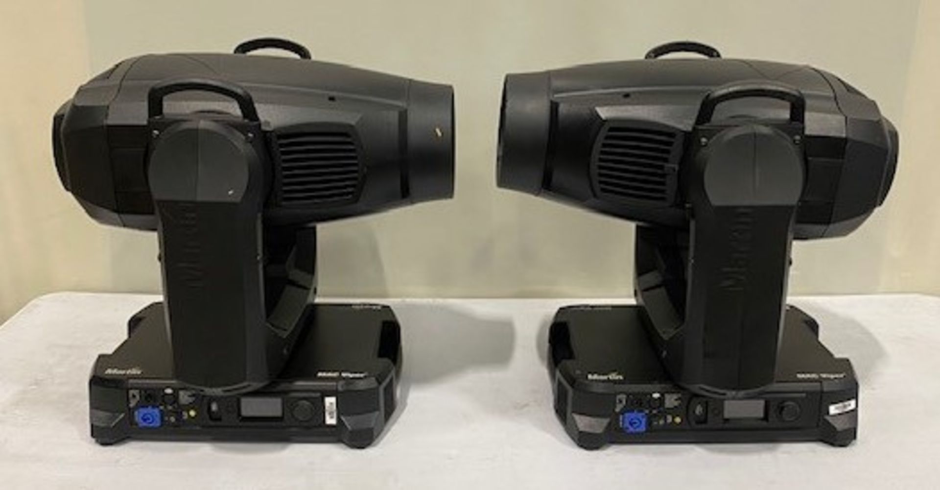 4x Martin Mac Viper Performance in 2x flight cases each at 122 x 60 x 100 cm and 150.7kg. - Image 5 of 6
