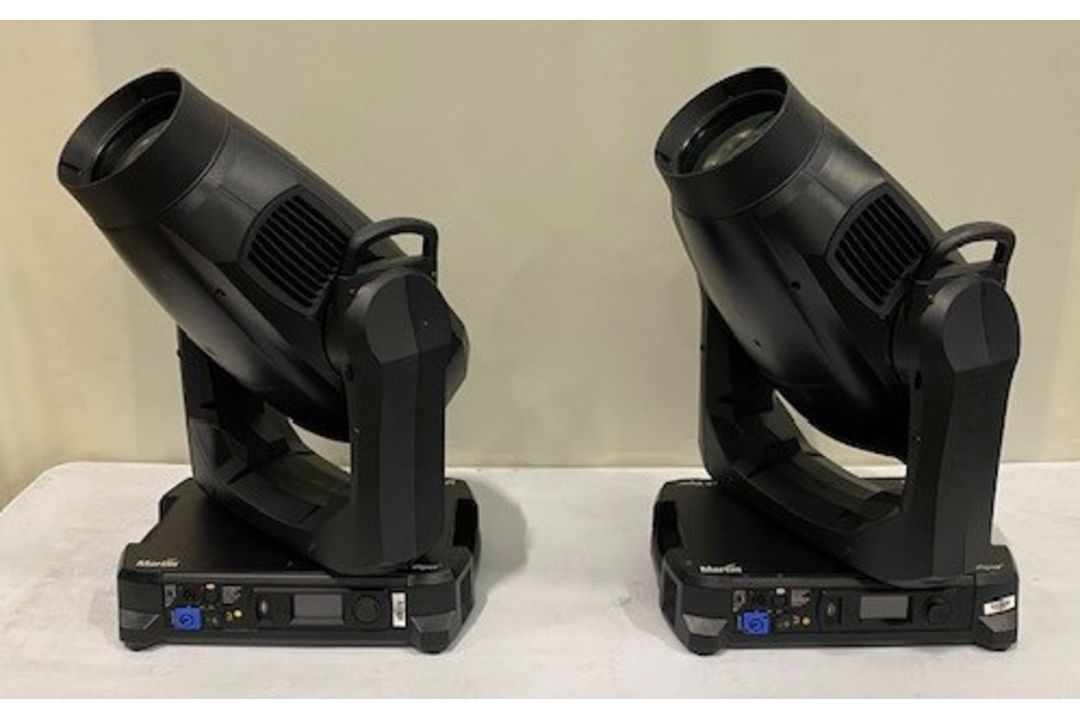 2x Martin Mac Viper Performance in flight case 122 x 60 x 100 cm and weight 150.7kg. - Image 1 of 6