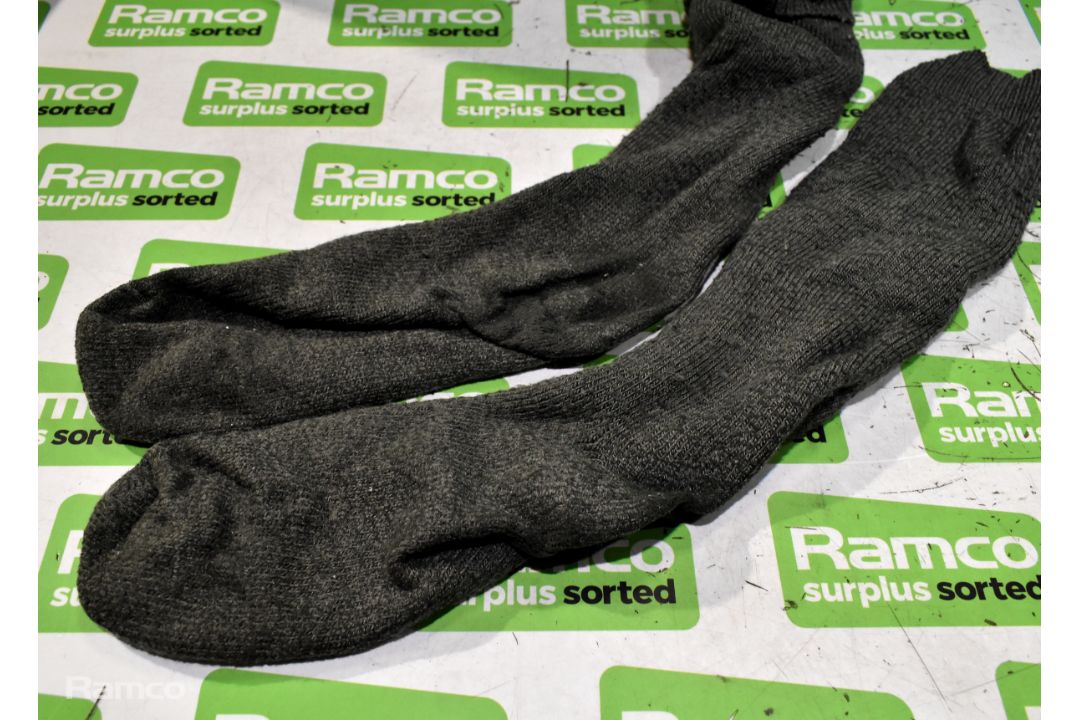 Various mixed socks - various sizes - paired & unpaired - unknown quantity - 156kg - Image 2 of 8