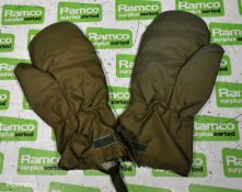 32x Olive arctic outer mittens - MK2 - unpaired