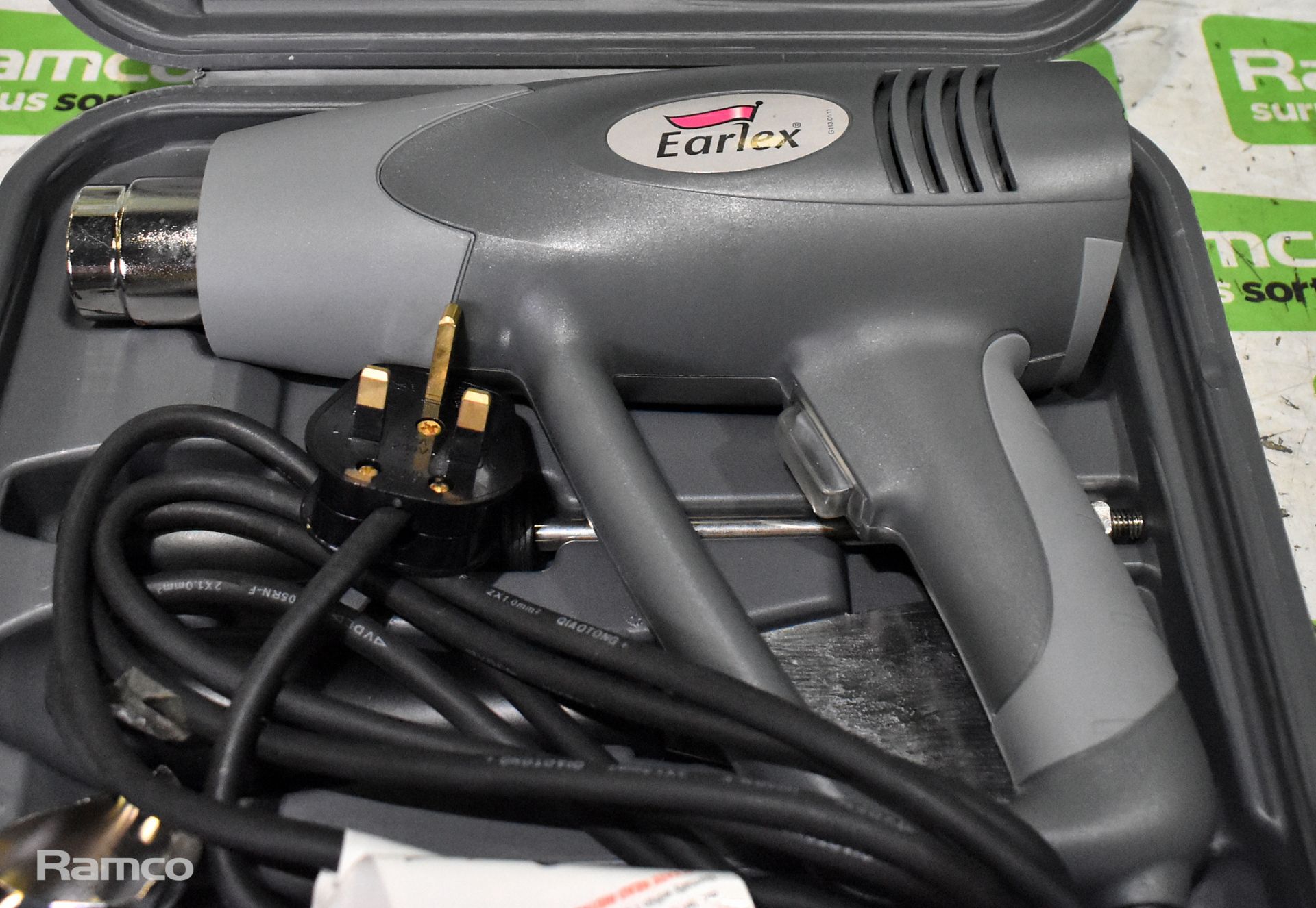 Bosch GHG 660 LCD 110V electric heat gun with case & Earlex HG2000 240v electric heat gun set - Image 2 of 7