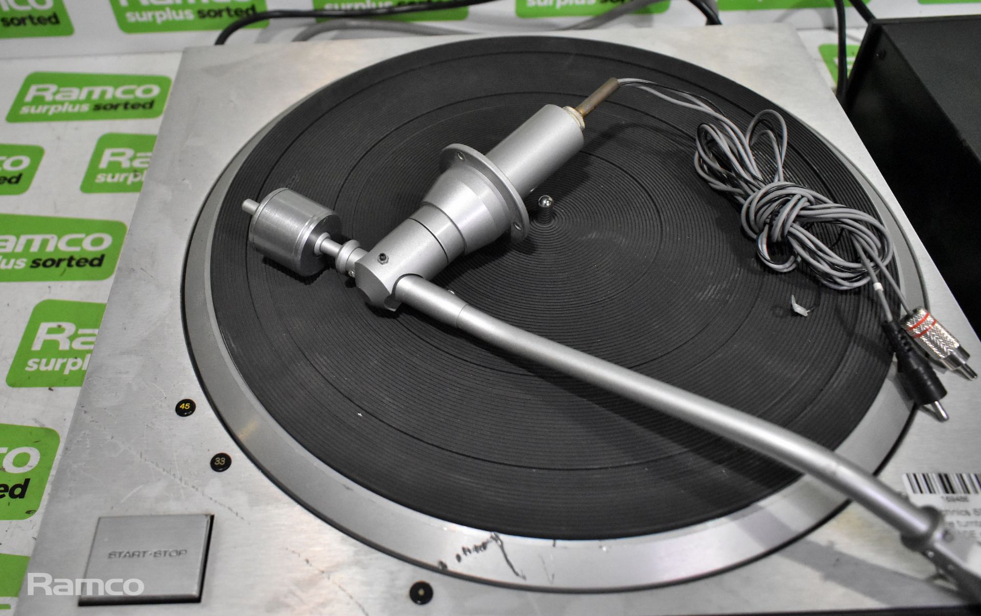 Technics SP-10MK2 direct drive turntable with Technics SH-10E power supply and tonearm unit - Image 3 of 8