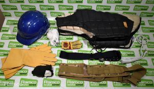 Various types of ex-military hardware and accessories - 127kg – may require repair / be incomplete
