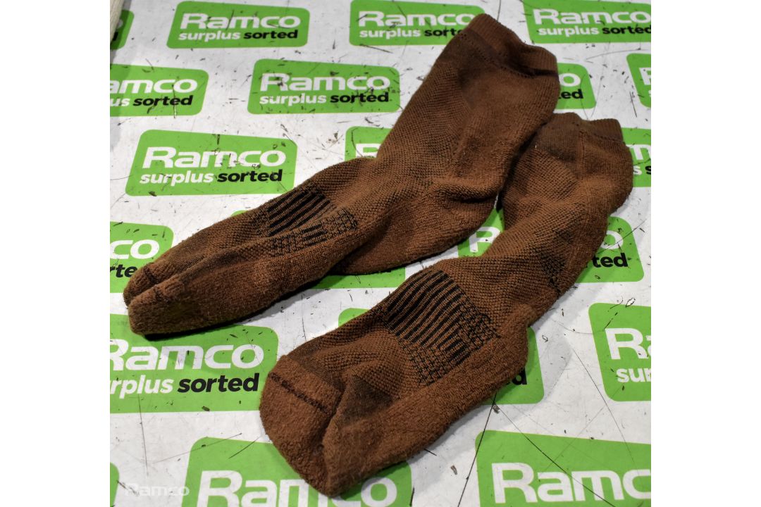 Various mixed socks - various sizes - paired & unpaired - unknown quantity - 156kg - Image 6 of 8
