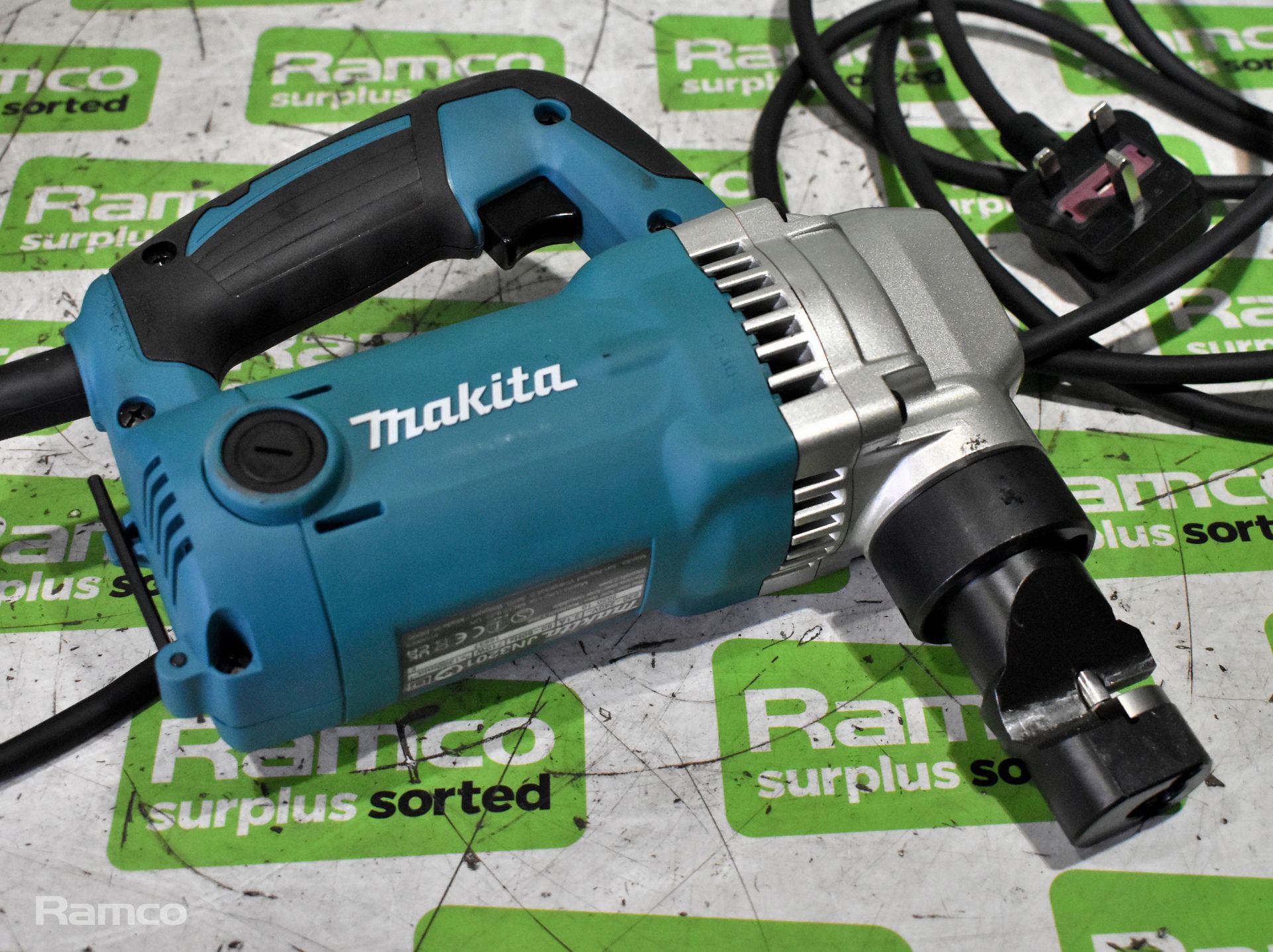 Makita JN3201 electric nibbler in storage case - 240V - Image 6 of 8