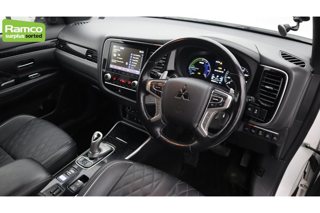 2020 Mitsubishi Outlander PHEV CVT Dynamic - Petrol/Electric Hybrid - 2.5L - 56837 miles - see desc. - Image 11 of 54