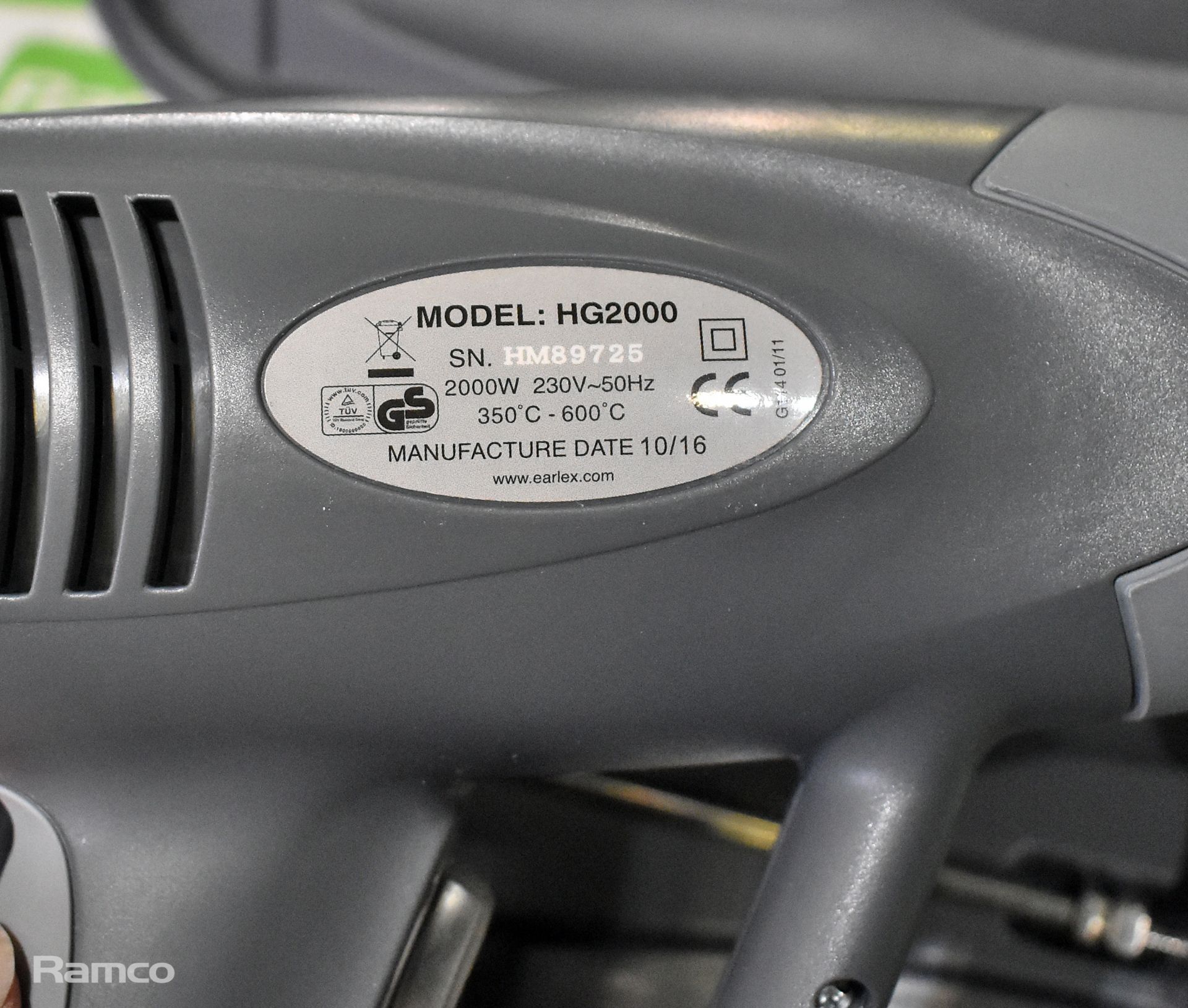 Bosch GHG 660 LCD 110V electric heat gun with case & Earlex HG2000 240v electric heat gun set - Image 3 of 7