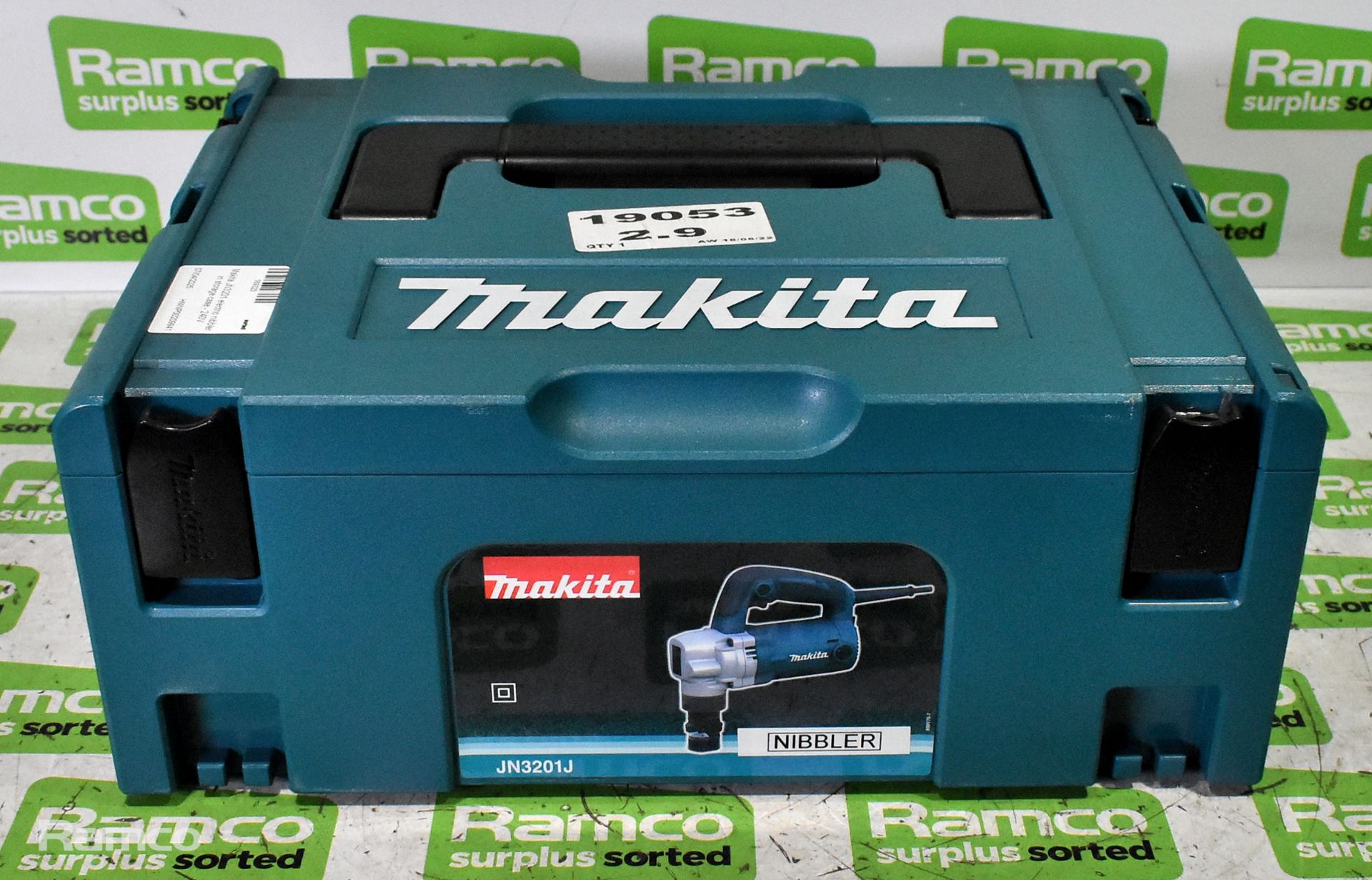 Makita JN3201 electric nibbler in storage case - 240V - Image 8 of 8