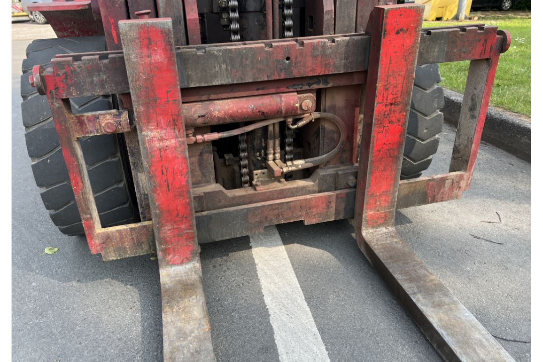 2014 Manitou MI 30 D diesel forklift truck - 3569 hours - full details in description - Image 10 of 34