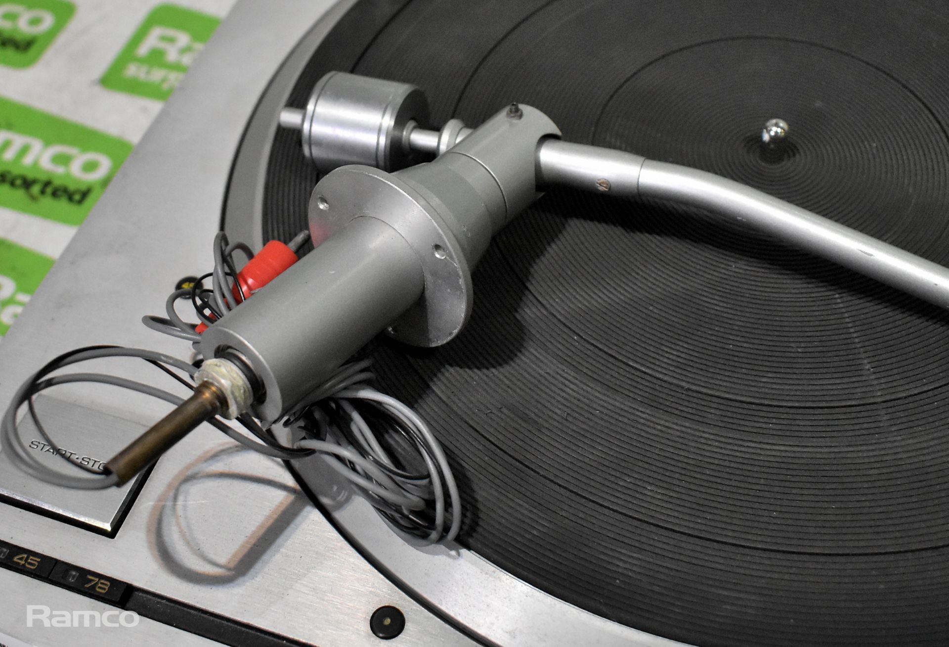 Technics SP-10MK2 direct drive turntable with Technics SH-10E power supply and tonearm unit - Image 3 of 8