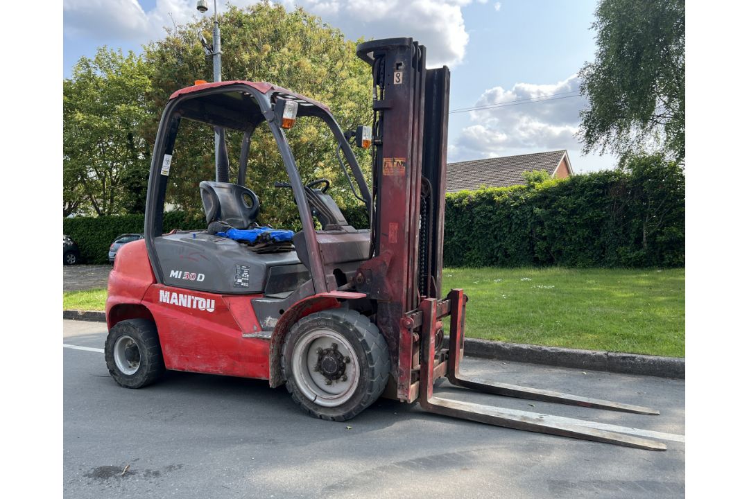 2014 Manitou MI 30 D diesel forklift truck - 3569 hours - full details in description - Image 1 of 34