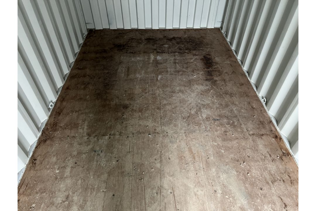 Shipping and storage container - L 20ft x W 8ft x H 8.5ft - Image 8 of 11