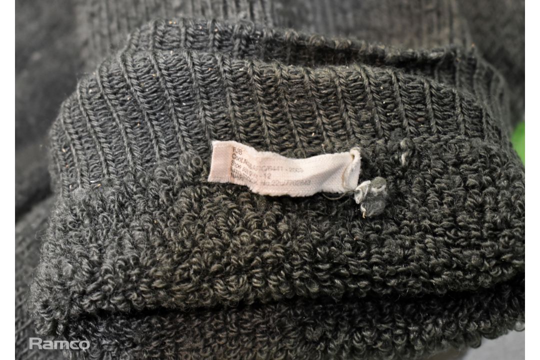 Various mixed socks - various sizes - paired & unpaired - unknown quantity - 156kg - Image 3 of 8