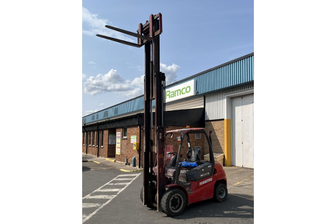 2014 Manitou MI 30 D diesel forklift truck - 3569 hours - full details in description - Image 6 of 34