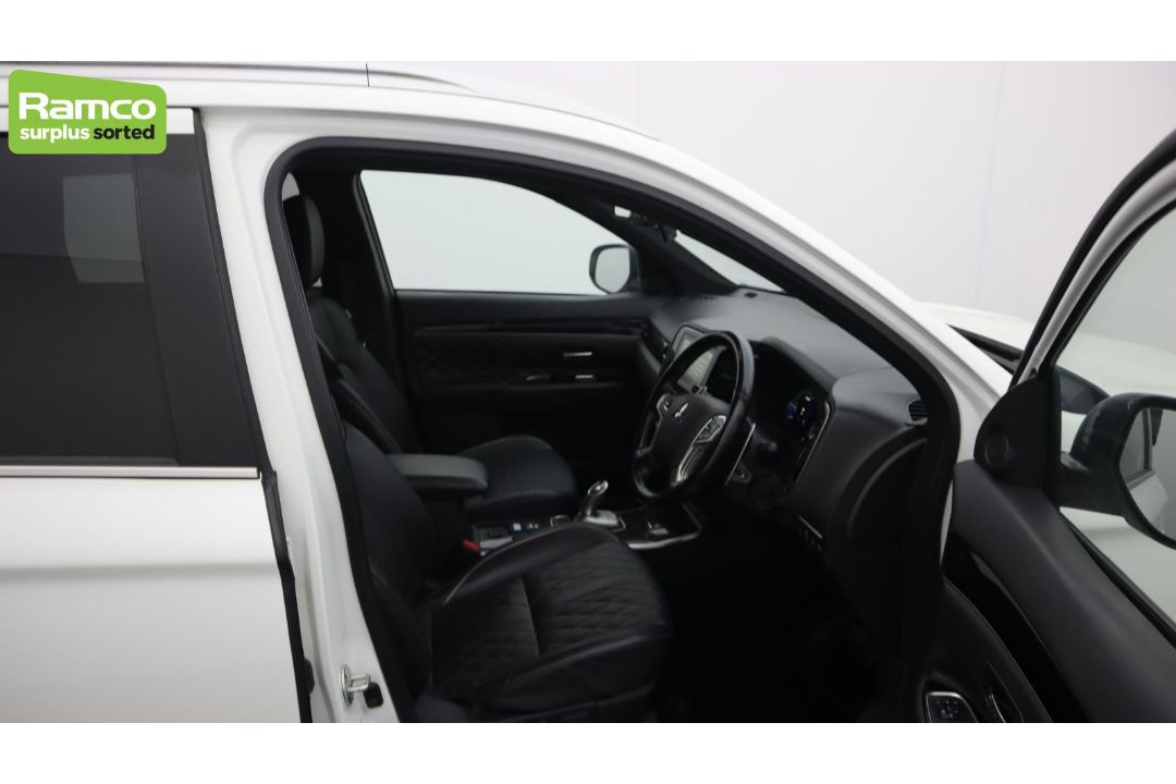 2020 Mitsubishi Outlander PHEV CVT Dynamic - Petrol/Electric Hybrid - 2.5L - 56837 miles - see desc. - Image 9 of 54