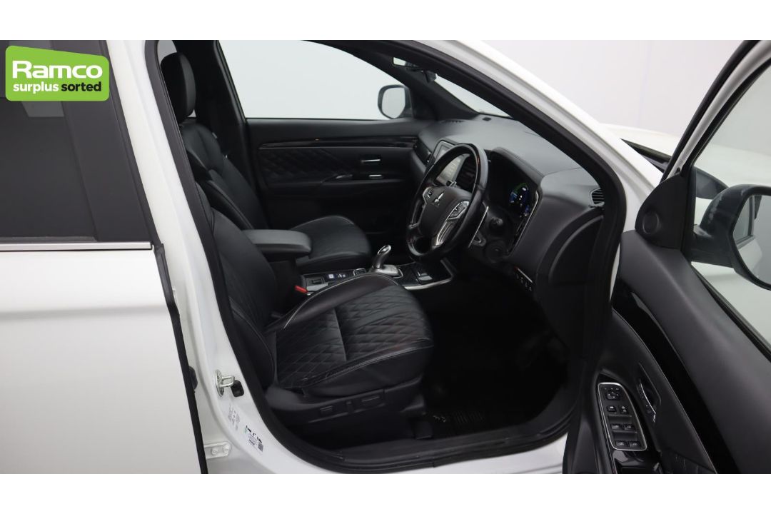 2020 Mitsubishi Outlander PHEV CVT Dynamic - Petrol/Electric Hybrid - 2.5L - 56837 miles - see desc. - Image 10 of 54