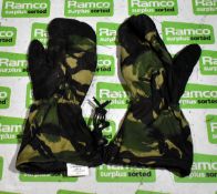 270x Unpaired DPM Extreme cold weather mittens NSN: 8415-99-869-3506