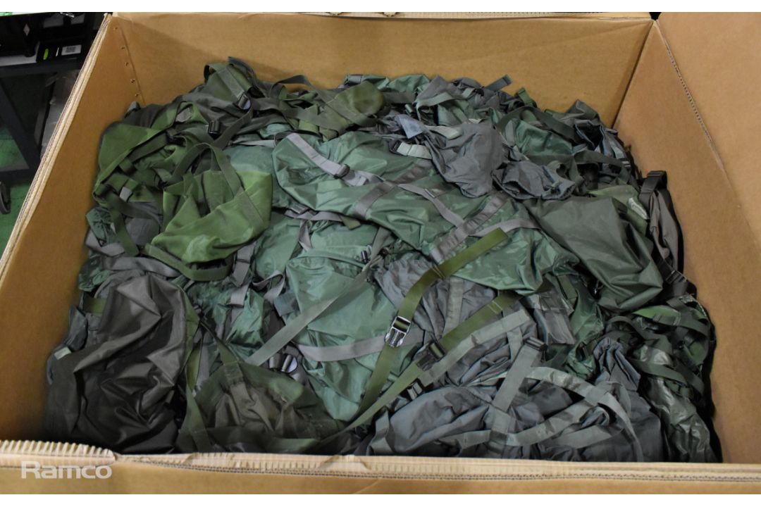 305x British Army compression sacks - Image 9 of 9