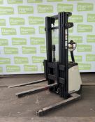2005 Crown ST 3000N Series pedestrian battery-powered pallet stacker - full details in description