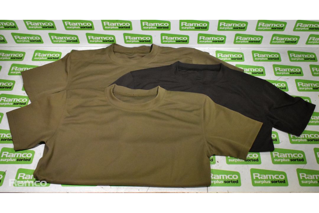 1000x British Army combat T-shirts (anti static) - mixed sizes - Image 1 of 6