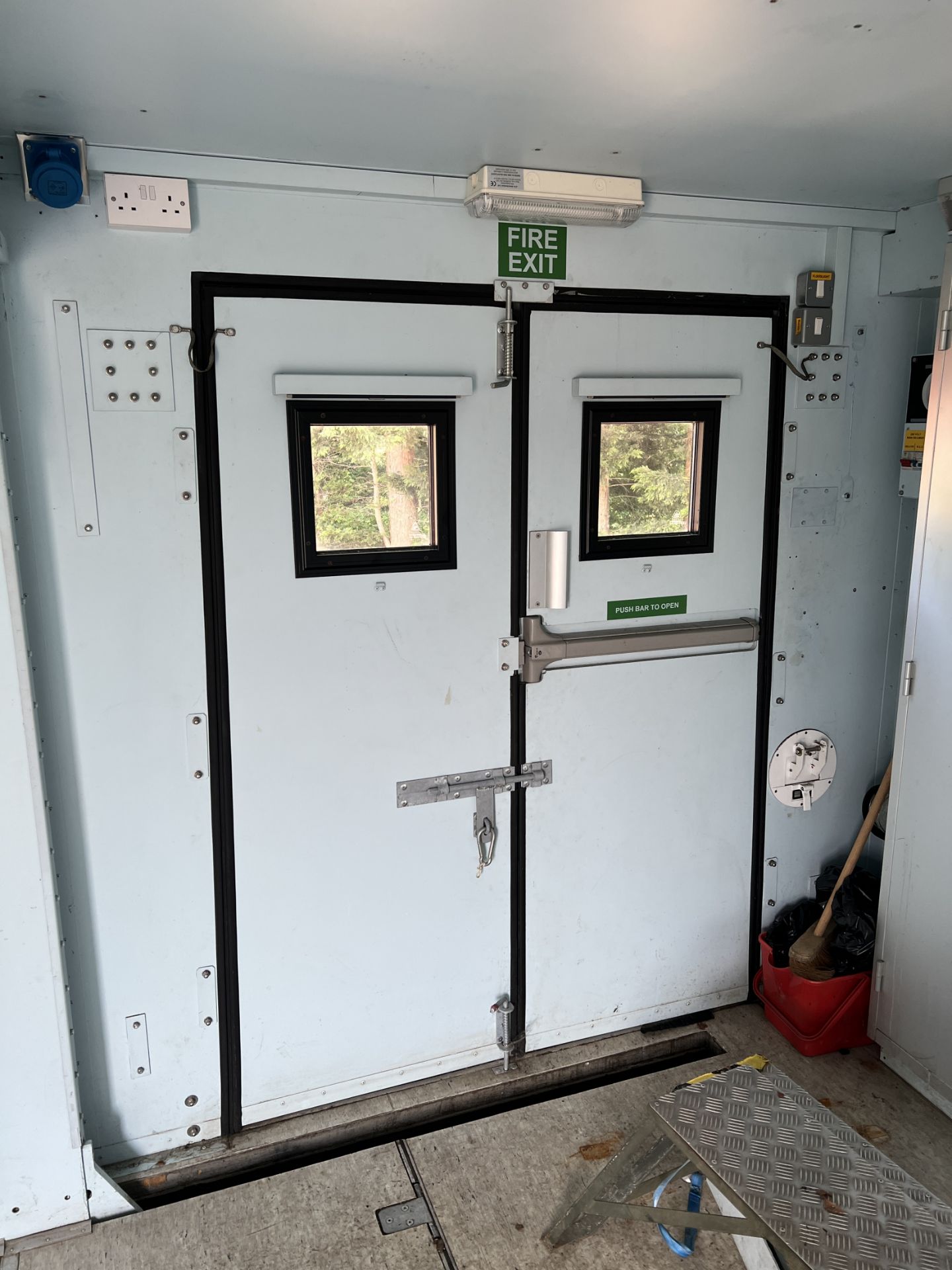 20ft Mobile accommodation unit - last of this type available - full details in the description - Image 11 of 23