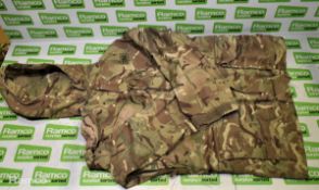 Various types of ex-military camo clothing - may include accessories - 207kg – may require repair