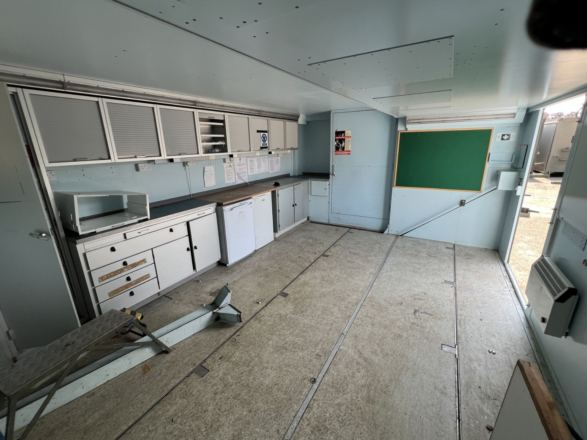 20ft Mobile accommodation unit - last of this type available - full details in the description - Image 10 of 23