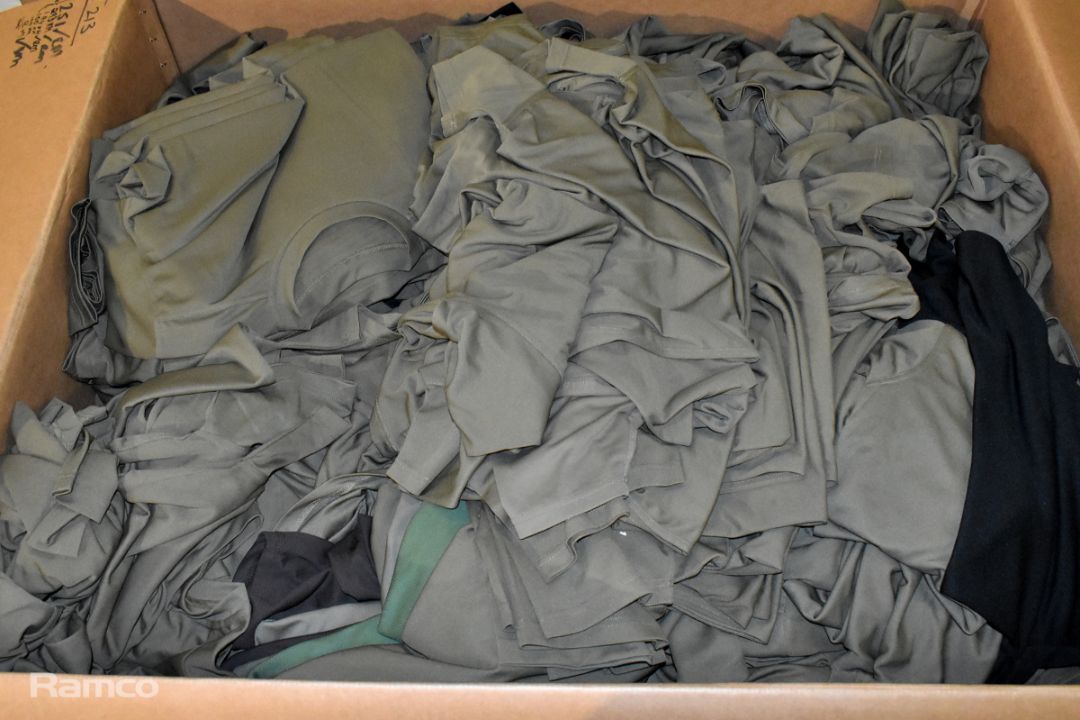 1000x British Army combat T-shirts (anti static) - mixed sizes - Image 6 of 6