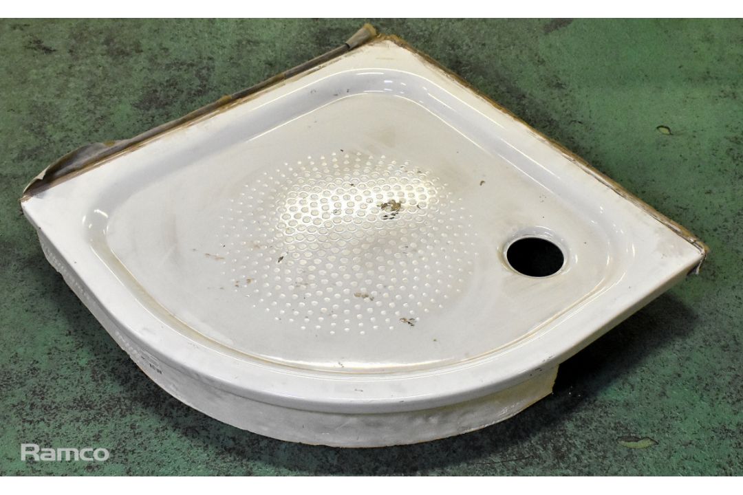 7x Kaldewei White enamel shower bases with accessories - W 800 x D 800 x H 50mm - Image 3 of 9