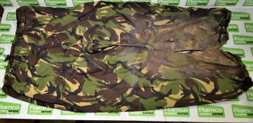 Various types of ex-military camo clothing - may include accessories - 193kg – may require repair