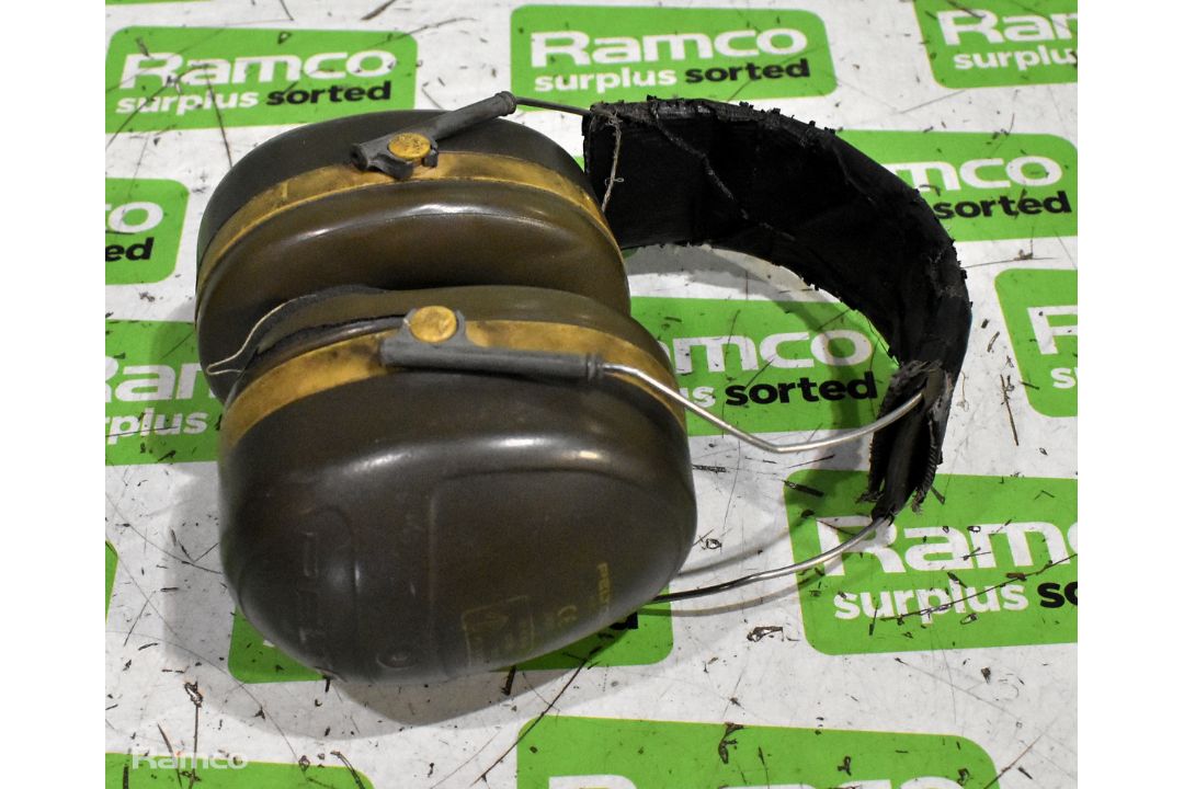 Various types of ex-military hardware and accessories - 157kg – may require repair / be incomplete - Image 9 of 19