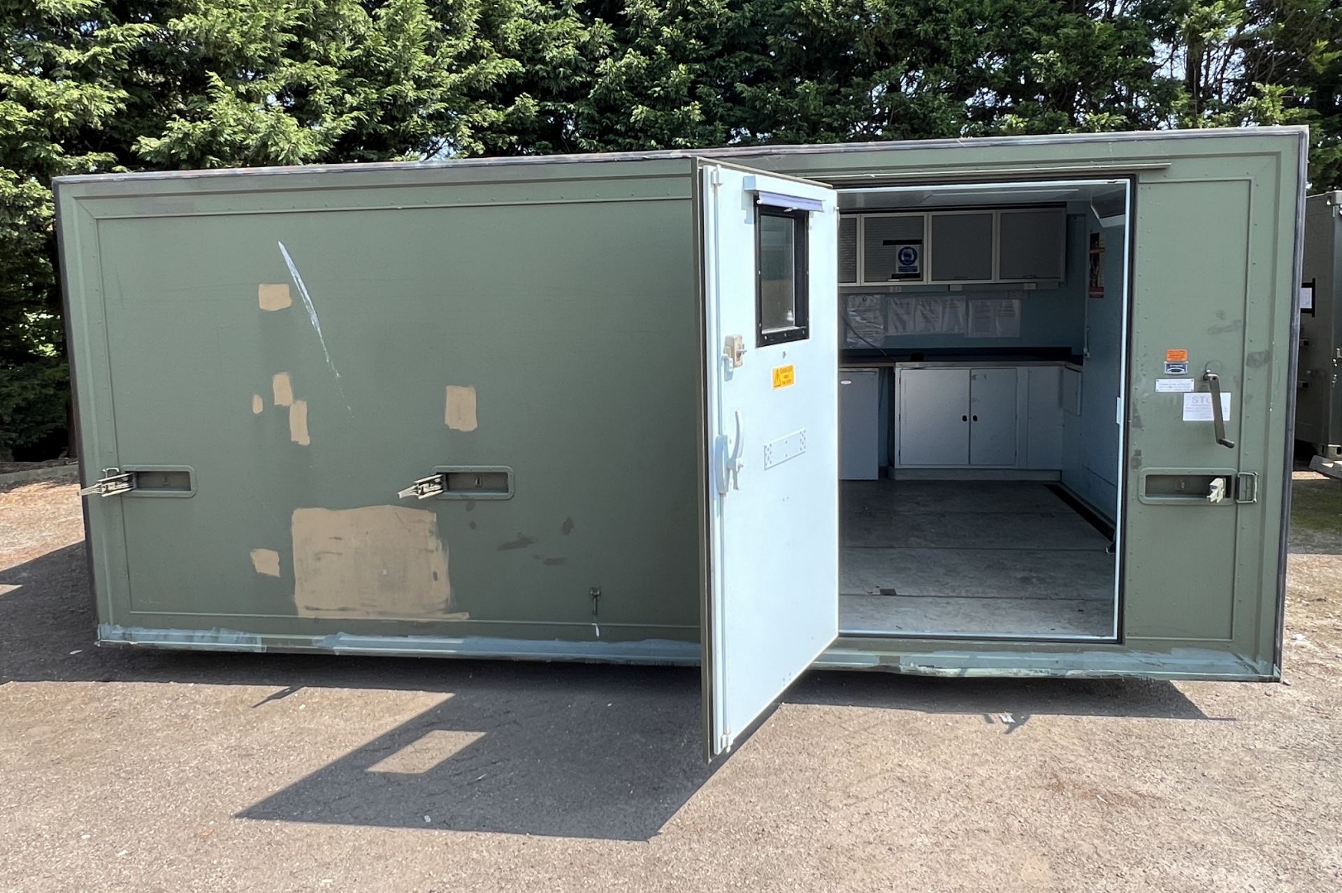 20ft Mobile accommodation unit - last of this type available - full details in the description - Image 8 of 23