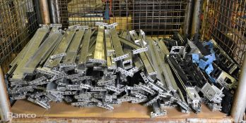 Mixed server rack rail runners