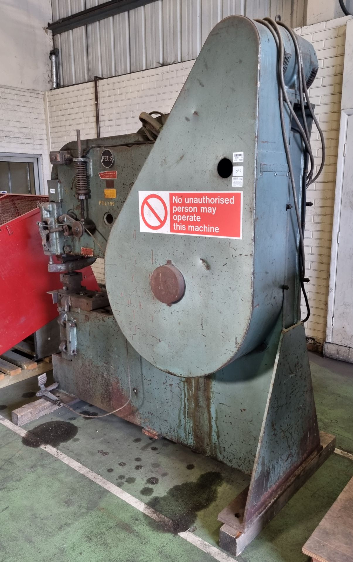 Henry Pels 60 ton three-phase mechanical hole punch with tools, punches and dies - Image 3 of 12