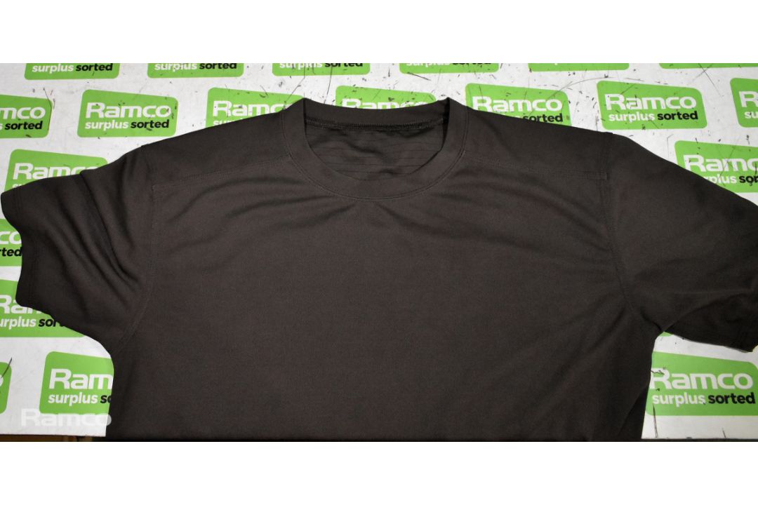 1000x British Army combat T-shirts (anti static) - mixed sizes - Image 4 of 6