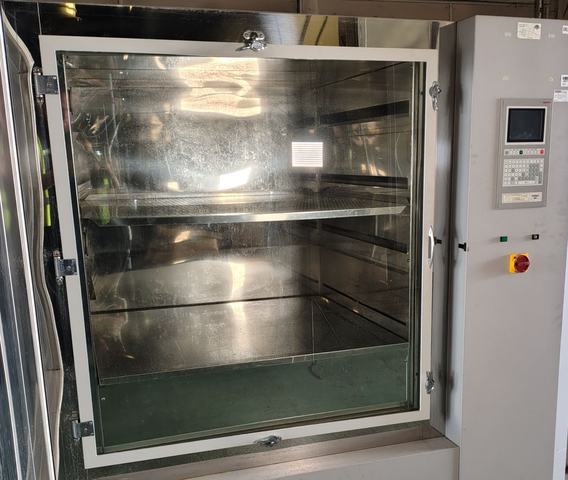 Sanyo Gallenkamp HCC100 PF4 J environmental chamber with cooling compressor unit - 650 litre - Image 4 of 10